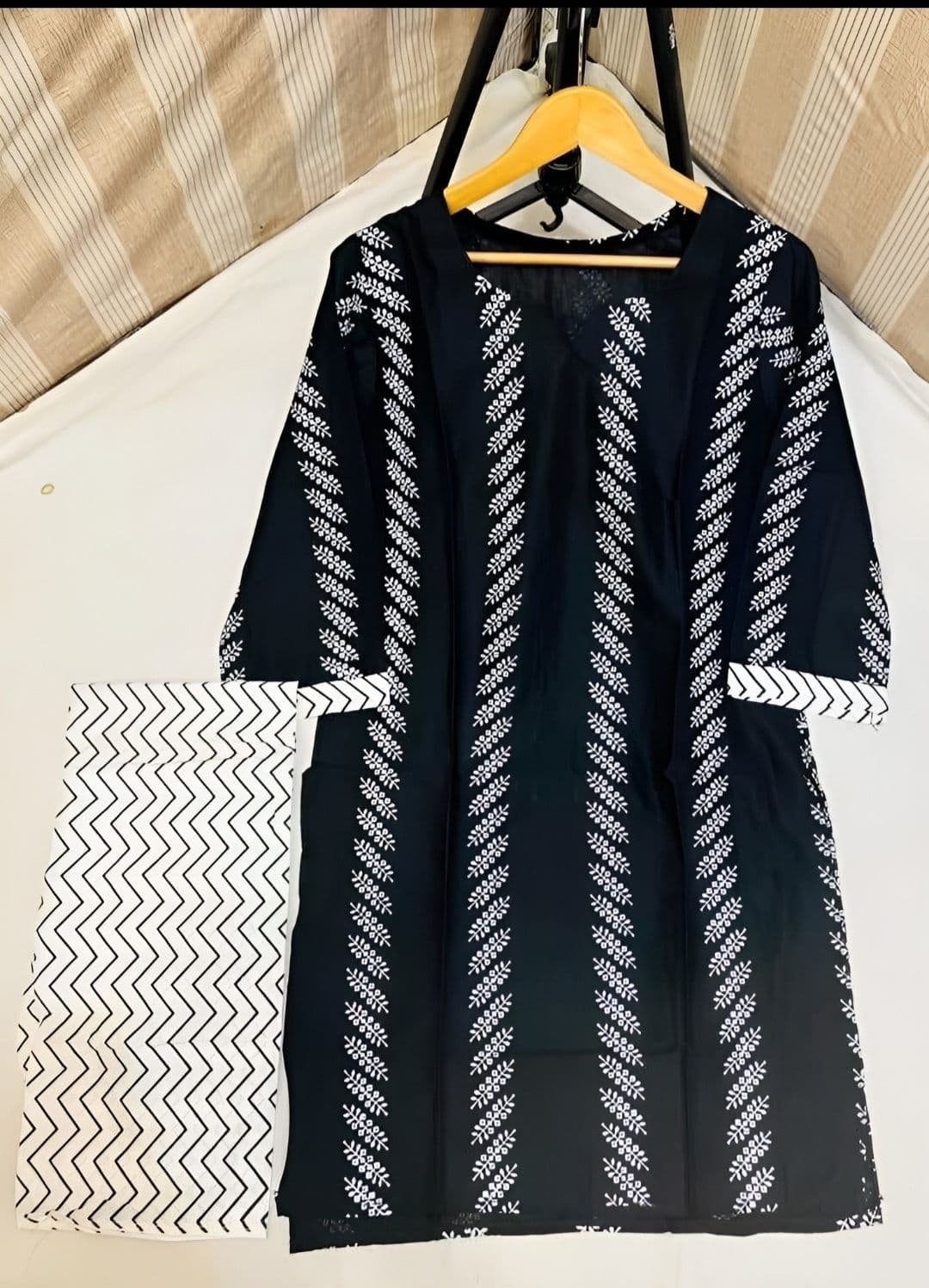 New stylish Collection stitched line print 2pc dress image 8