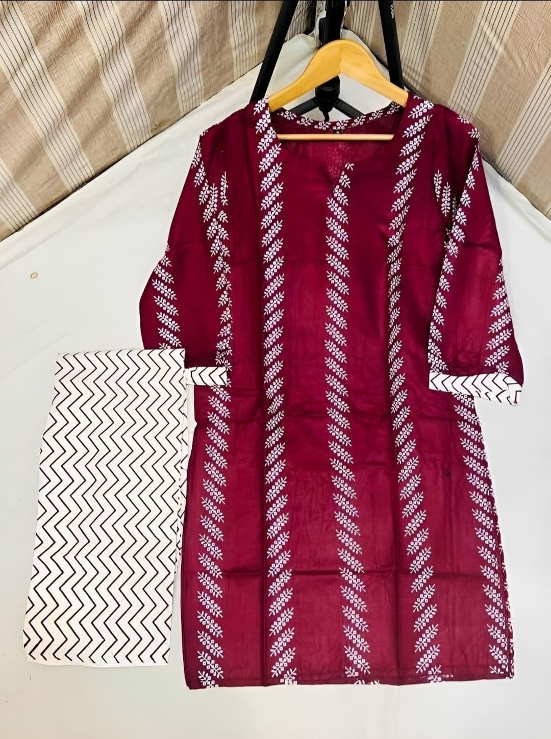 New stylish Collection stitched line print 2pc dress image 3